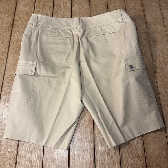 MICHAEL KORS~Size 14~ Tan Bermuda Walking Shorts ~Leather Pocket Zipper ~Women’s - Picture 10 of 15